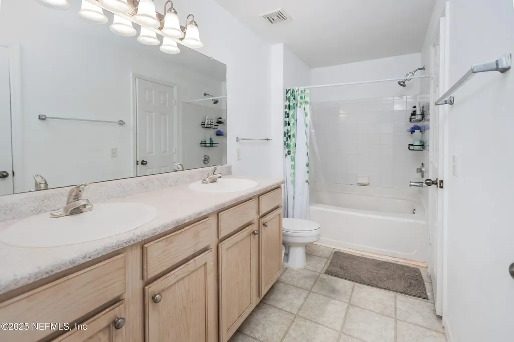 7800 Point Meadows Drive Jacksonville FL 32256