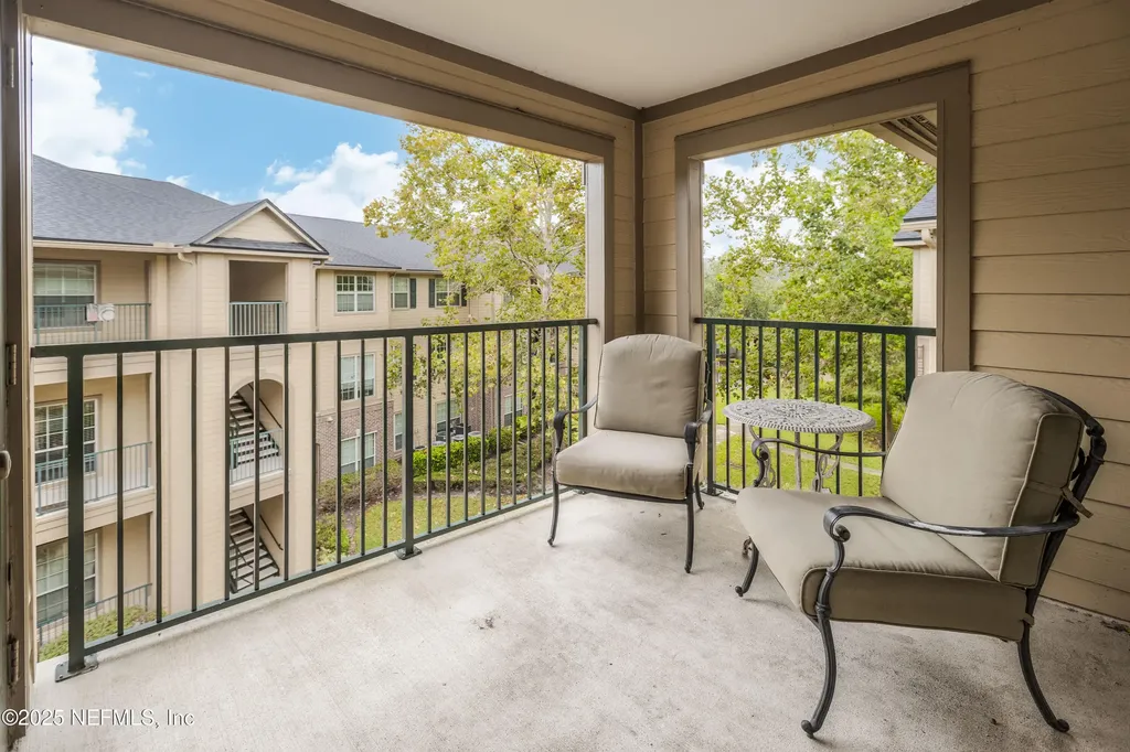 7800 Point Meadows Drive Jacksonville FL 32256