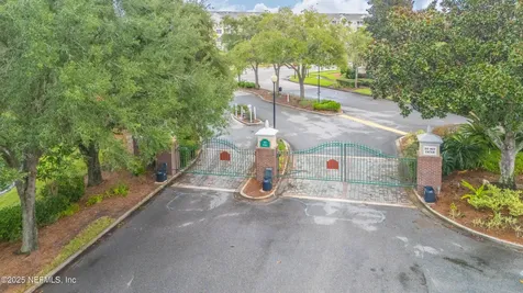 7800 Point Meadows Drive Jacksonville FL 32256