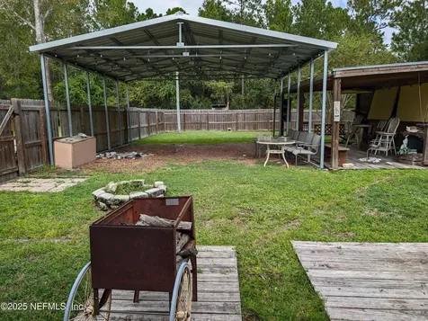 888 County Road 310 Interlachen FL 32148
