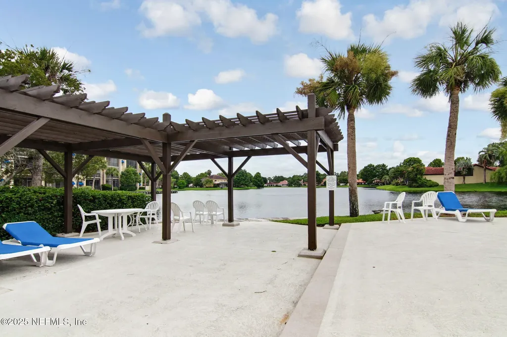 3809 Lavista Circle Jacksonville FL 32217