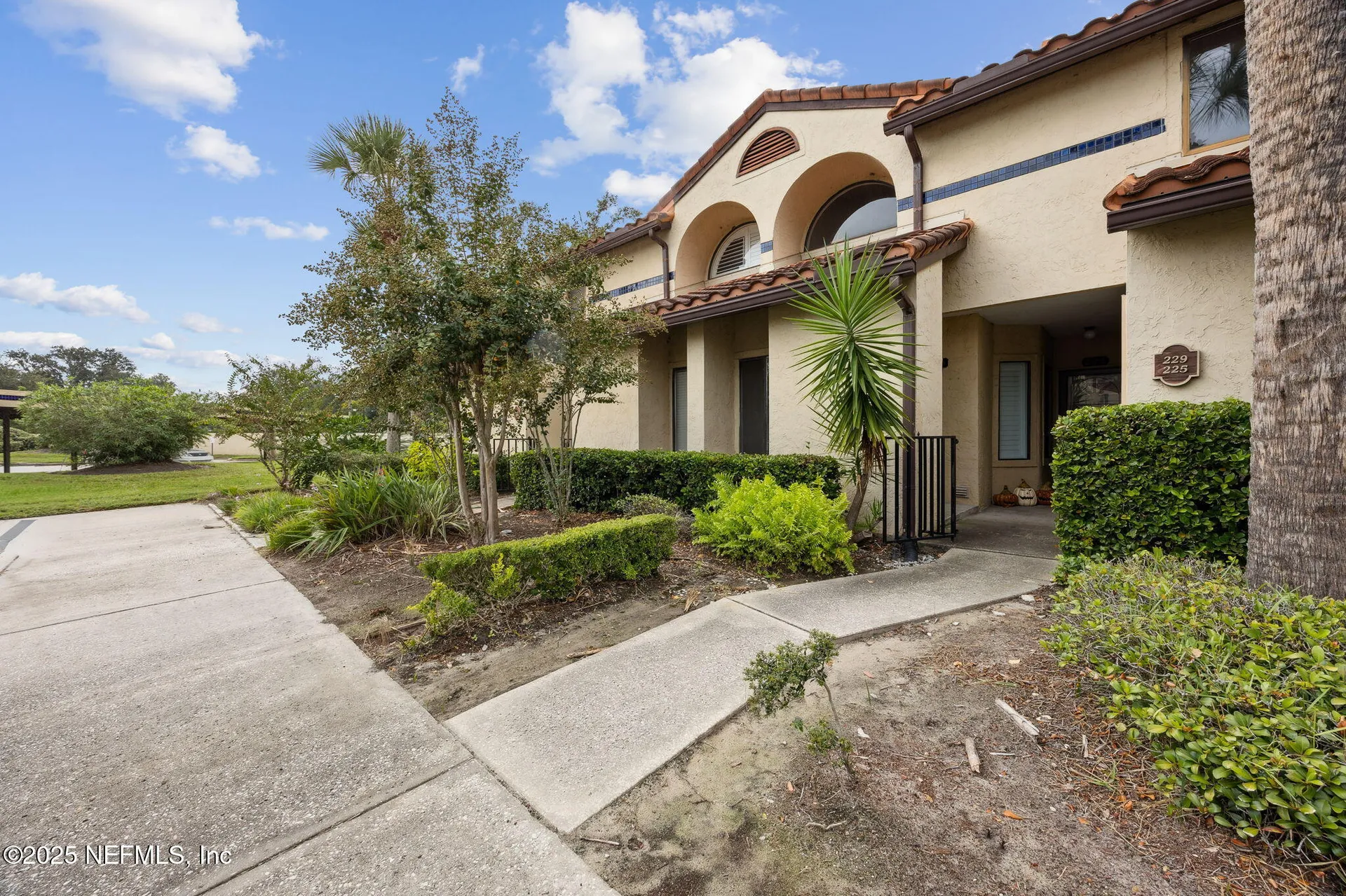3809 Lavista Circle Jacksonville FL 32217