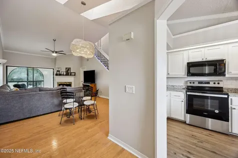 3809 Lavista Circle Jacksonville FL 32217