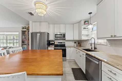 1093 Hibiscus Street Atlantic Beach FL 32233