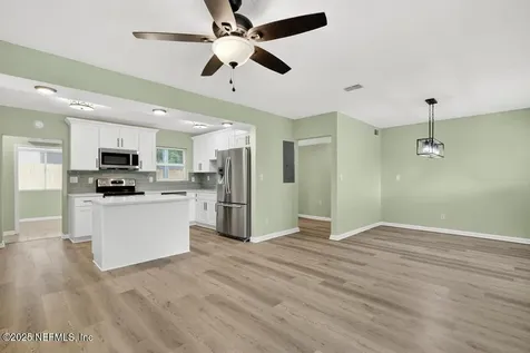6915 Brandemere Road S Jacksonville FL 32211