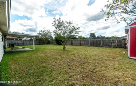 9733 Peabody Drive N Jacksonville FL 32221