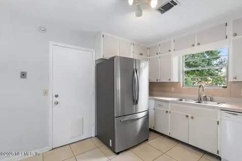 9047 Southwark Drive Jacksonville FL 32257