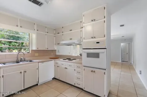 9047 Southwark Drive Jacksonville FL 32257