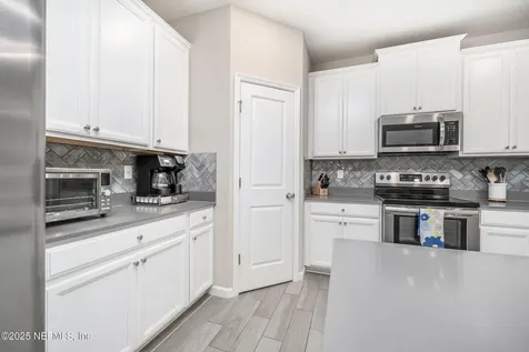 7587 Rock Brook Drive Jacksonville FL 32222