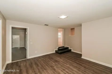 7070 Perke Drive Jacksonville FL 32210