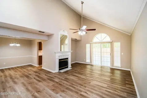 8054 Loch Lomond Lane Jacksonville FL 32244