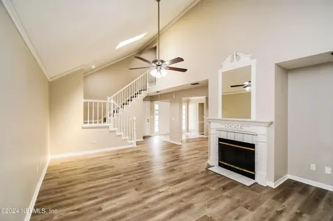 8054 Loch Lomond Lane Jacksonville FL 32244