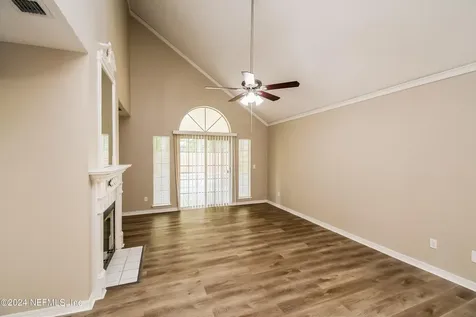 8054 Loch Lomond Lane Jacksonville FL 32244