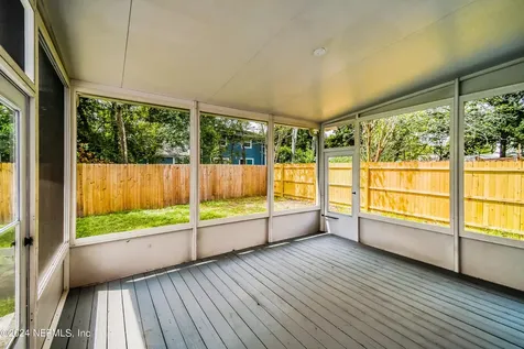 8054 Loch Lomond Lane Jacksonville FL 32244