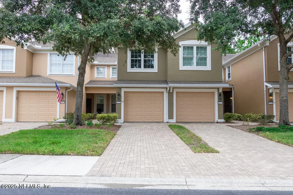 8711 Little Swift Circle Jacksonville FL 32256
