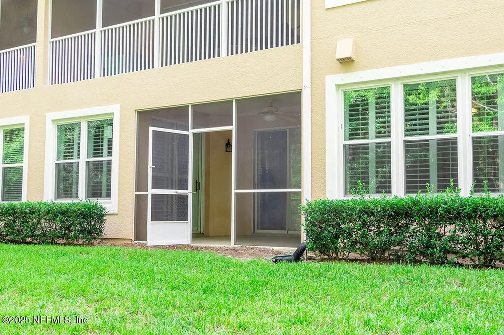 8711 Little Swift Circle Jacksonville FL 32256