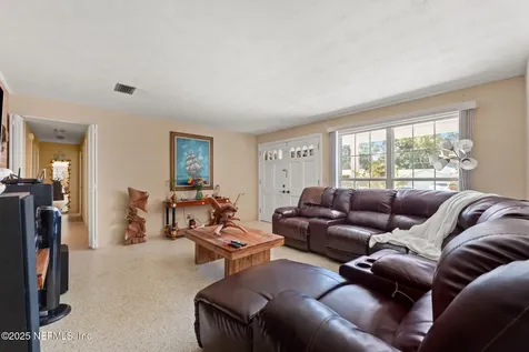 4047 Schirra Drive Jacksonville FL 32277