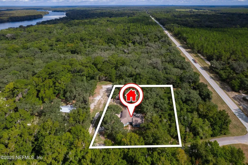 102 Acosta Creek Drive Satsuma FL 32189