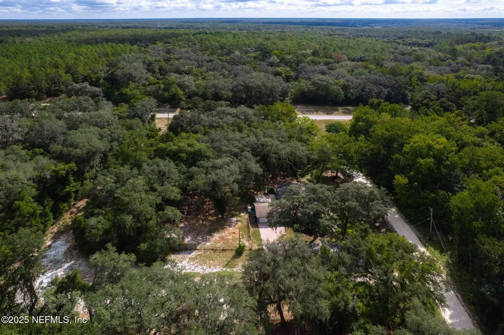 102 Acosta Creek Drive Satsuma FL 32189
