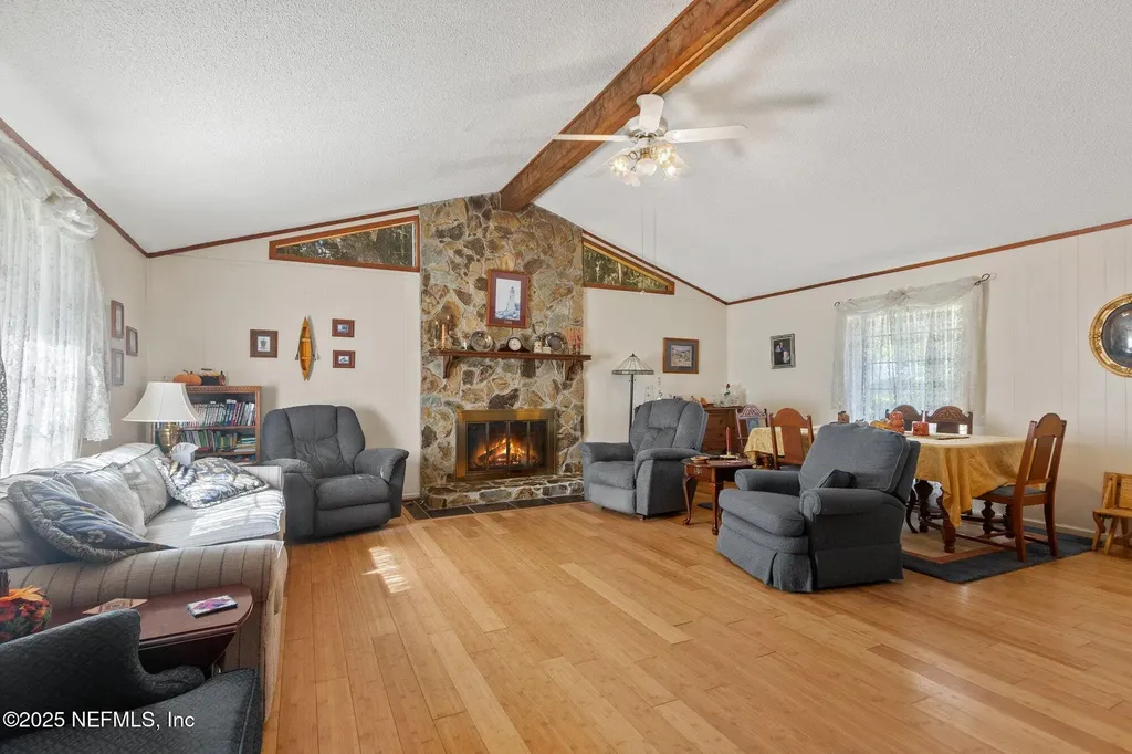 102 Acosta Creek Drive Satsuma FL 32189