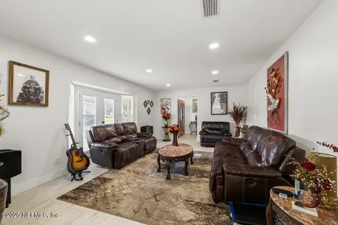 3956 Tara Hall Drive Jacksonville FL 32277