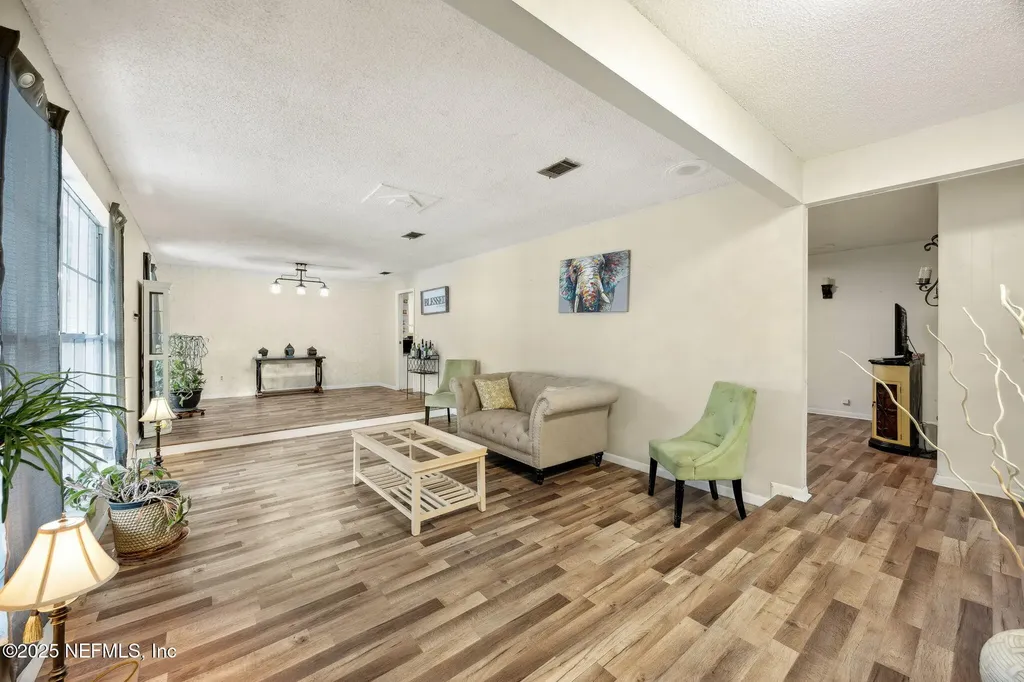 6305 Wuthering Heights Road Jacksonville FL 32211