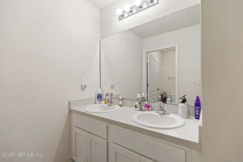 2411 Oak Stream Drive Green Cove Springs FL 32043