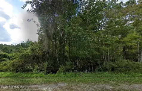 696 W River Road Palatka FL 32177