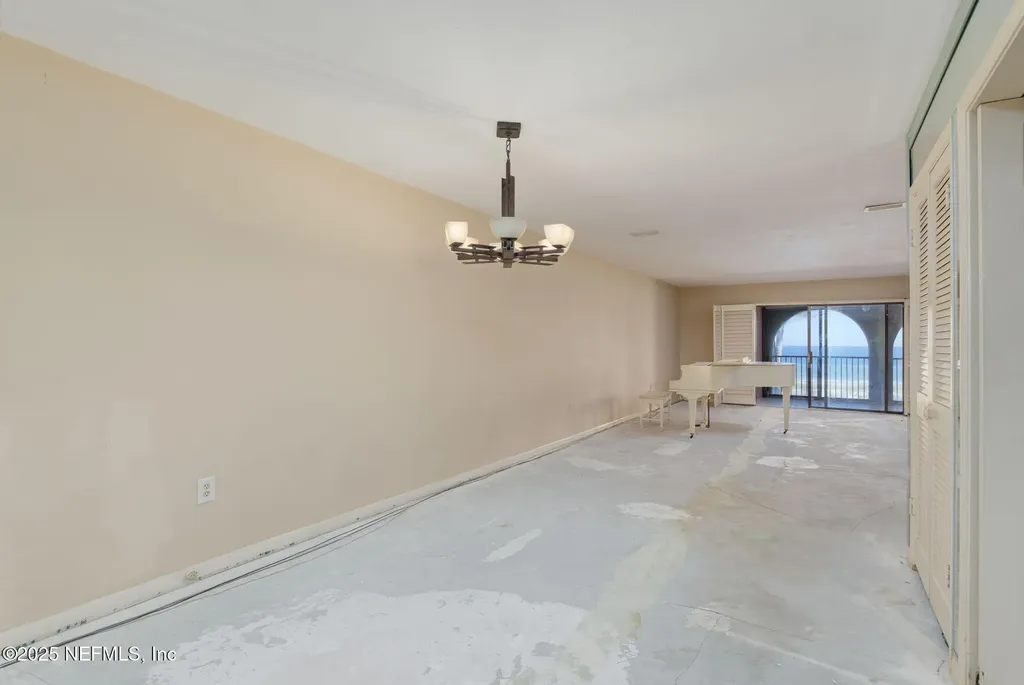 10 10th Street Atlantic Beach FL 32233