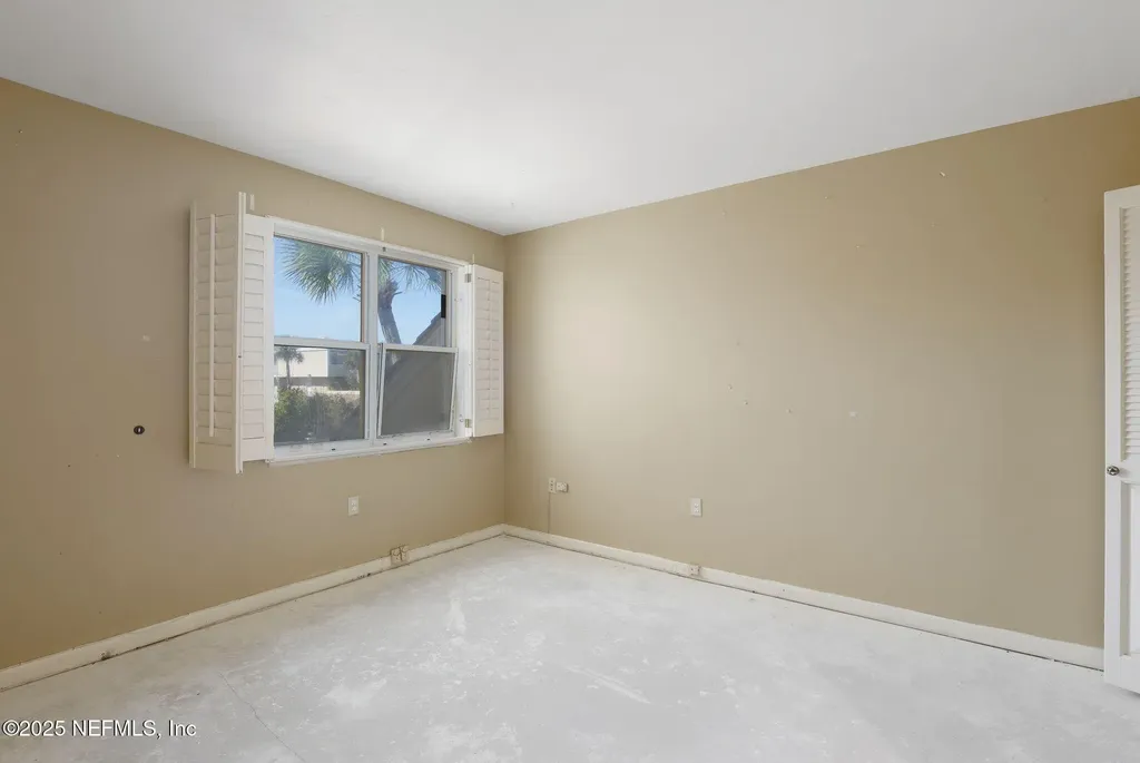10 10th Street Atlantic Beach FL 32233