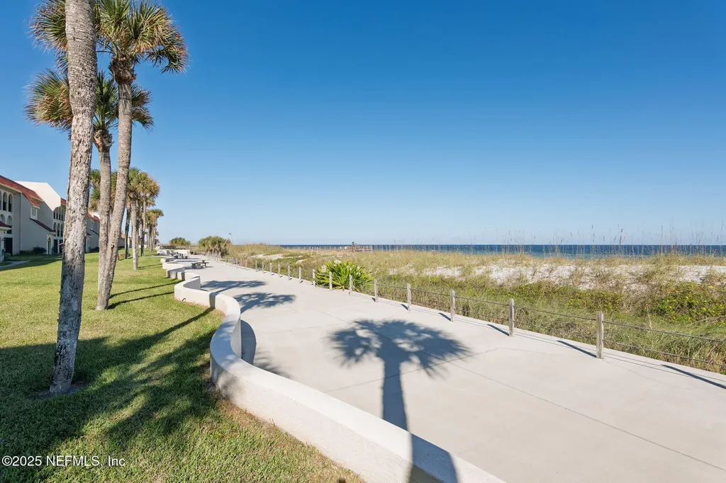 10 10th Street Atlantic Beach FL 32233