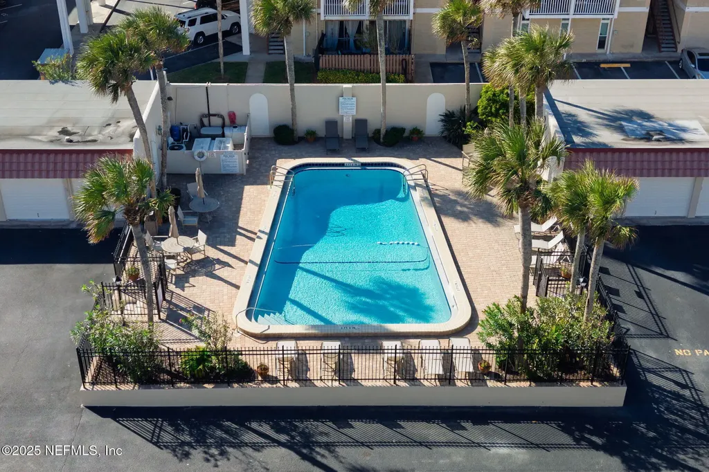 10 10th Street Atlantic Beach FL 32233