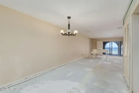 10 10th Street Atlantic Beach FL 32233
