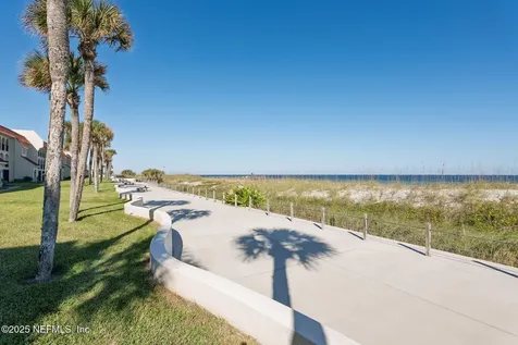 10 10th Street Atlantic Beach FL 32233