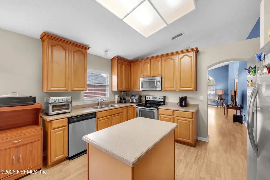 13706 W Fish Eagle Drive W Jacksonville FL 32226