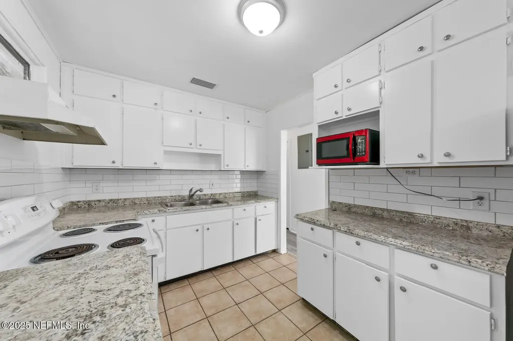 4623 Suffolk Avenue Jacksonville FL 32208