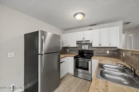 5362 Shen Avenue Jacksonville FL 32205