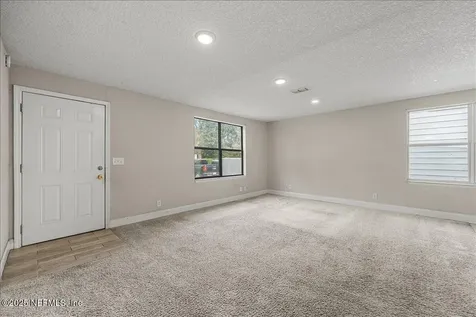 5362 Shen Avenue Jacksonville FL 32205