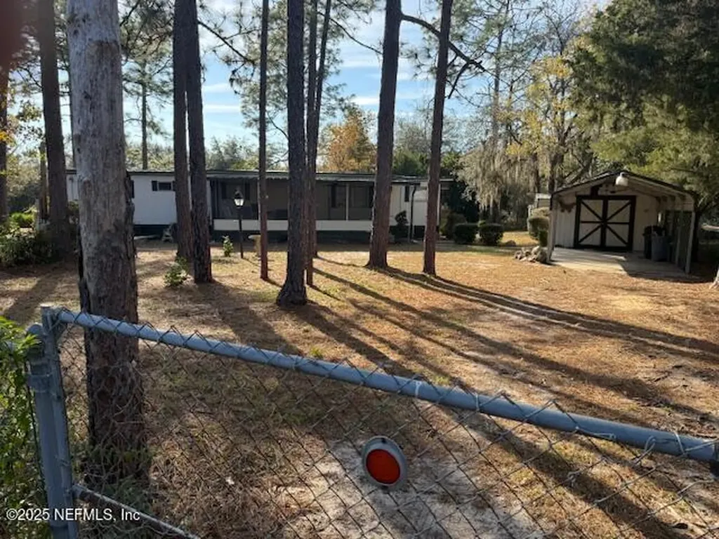 121 Venice Drive Interlachen FL 32148