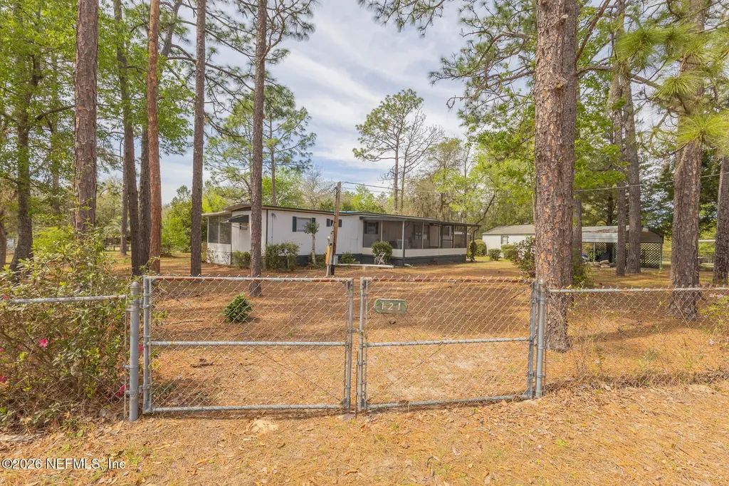 121 Venice Drive Interlachen FL 32148
