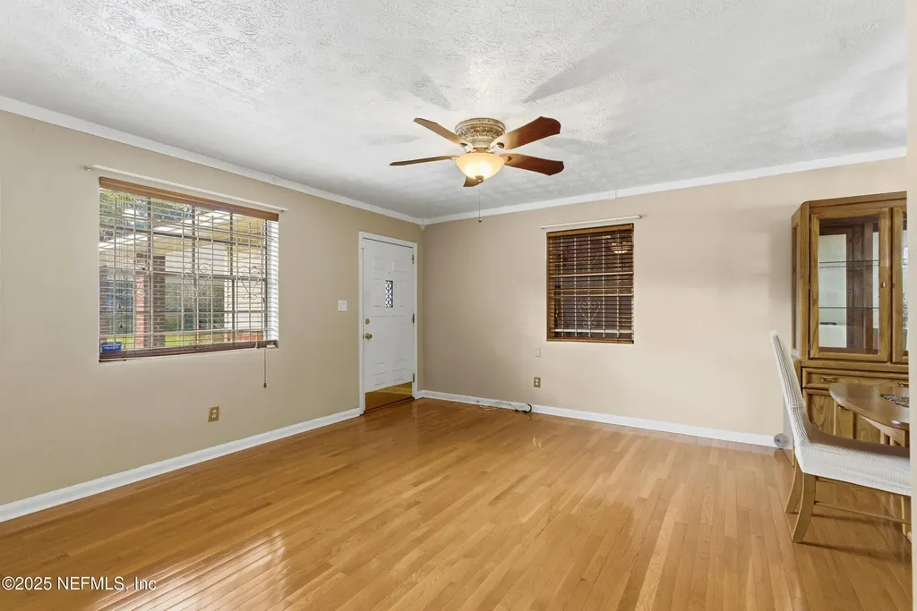 5741 Lake Lucina Drive N Jacksonville FL 32211