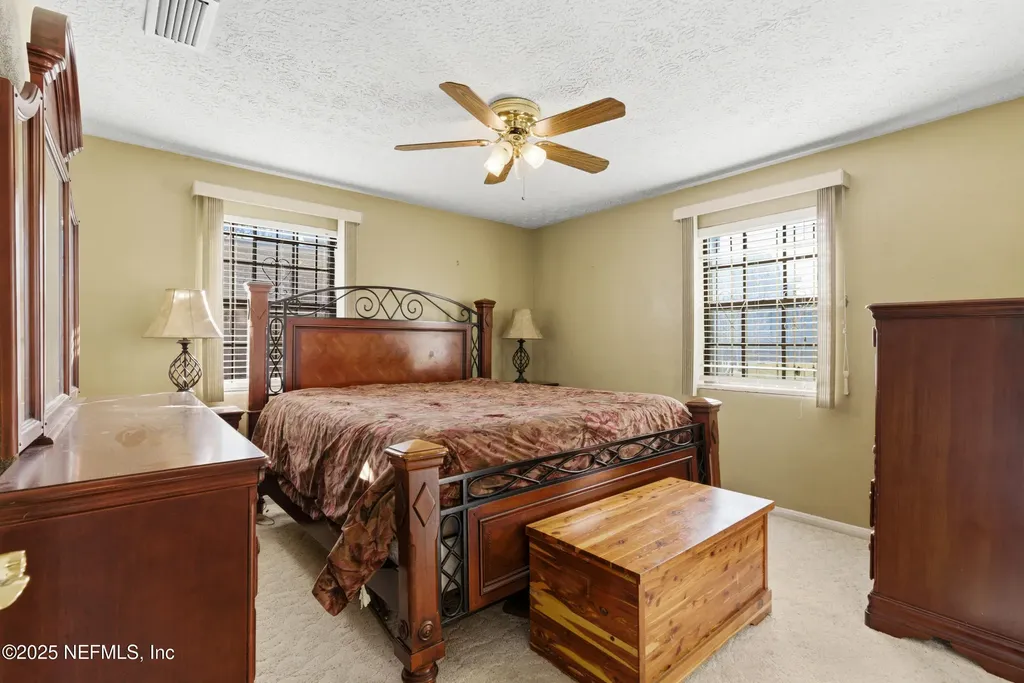 5741 Lake Lucina Drive N Jacksonville FL 32211