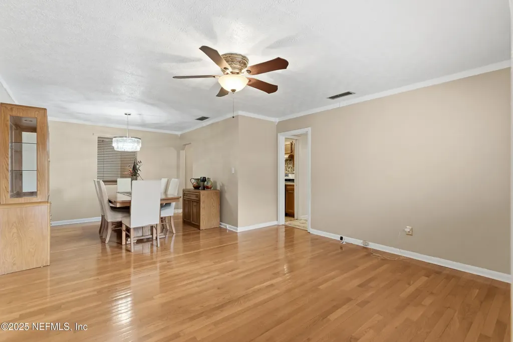 5741 Lake Lucina Drive N Jacksonville FL 32211