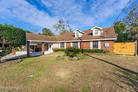 5741 Lake Lucina Drive N Jacksonville FL 32211