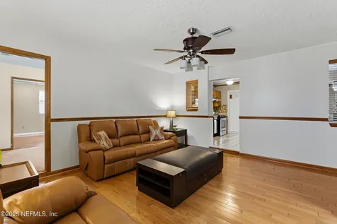 5741 Lake Lucina Drive N Jacksonville FL 32211