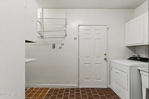 5741 Lake Lucina Drive N Jacksonville FL 32211
