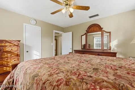 5741 Lake Lucina Drive N Jacksonville FL 32211