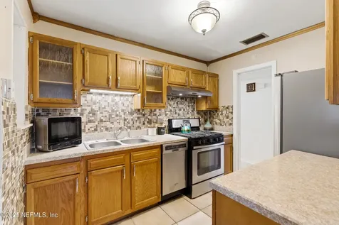5741 Lake Lucina Drive N Jacksonville FL 32211