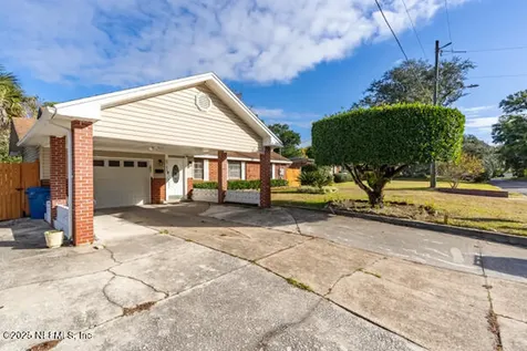 5741 Lake Lucina Drive N Jacksonville FL 32211