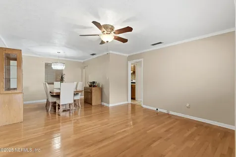 5741 Lake Lucina Drive N Jacksonville FL 32211